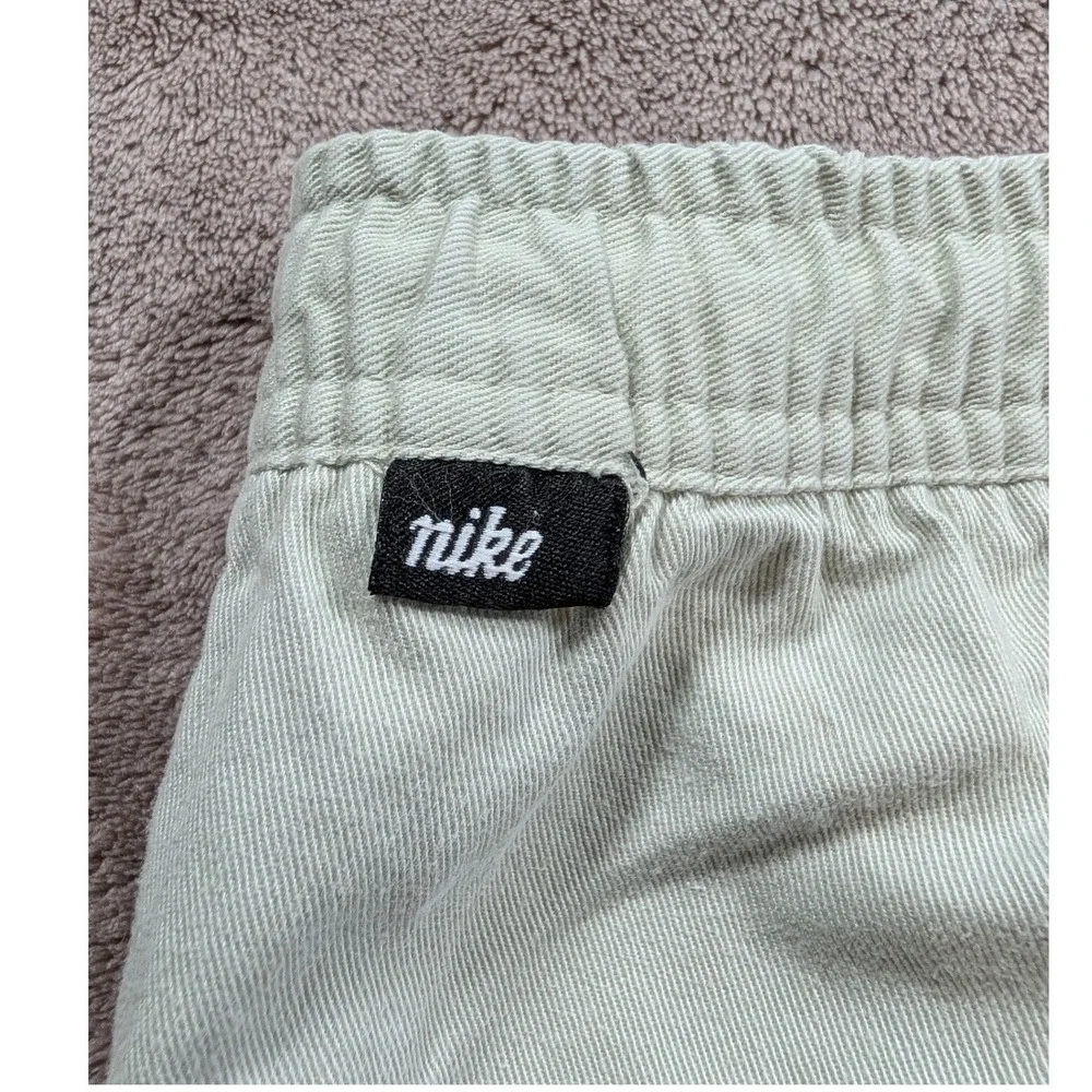 Nike Cargo Shorts Mens L Khaki Beige Elastic Waist Twill Relaxed Fit 9 Inseam